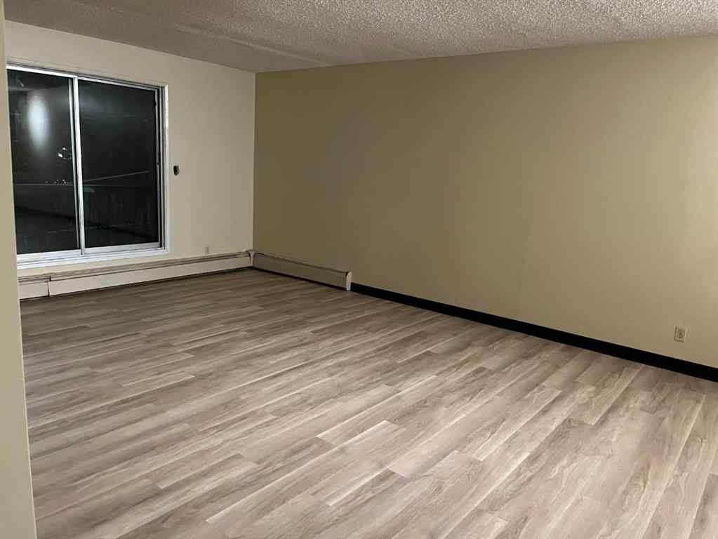 MLS® A2259924 - 2410 14 Street SW in Upper Mount Royal Calgary, Commercial