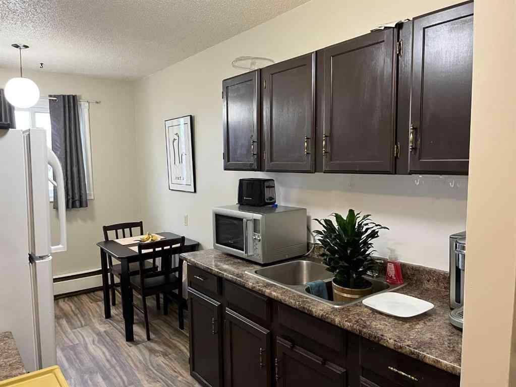 MLS® A2259924 - 2410 14 Street SW in Upper Mount Royal Calgary, Commercial