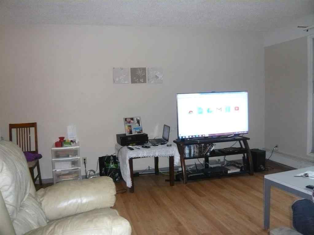 MLS® A2259924 - 2410 14 Street SW in Upper Mount Royal Calgary, Commercial