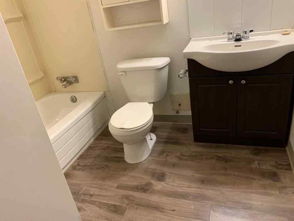 MLS® A2259924 - 2410 14 Street SW in Upper Mount Royal Calgary, Commercial