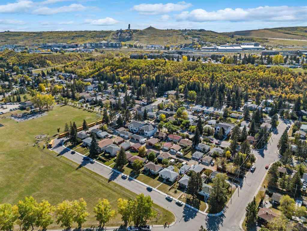 MLS® A2259936 - 8736 34 Avenue NW in Bowness Calgary, Residential