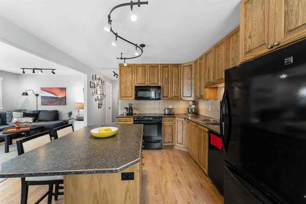 MLS® A2259936 - 8736 34 Avenue NW in Bowness Calgary, Residential