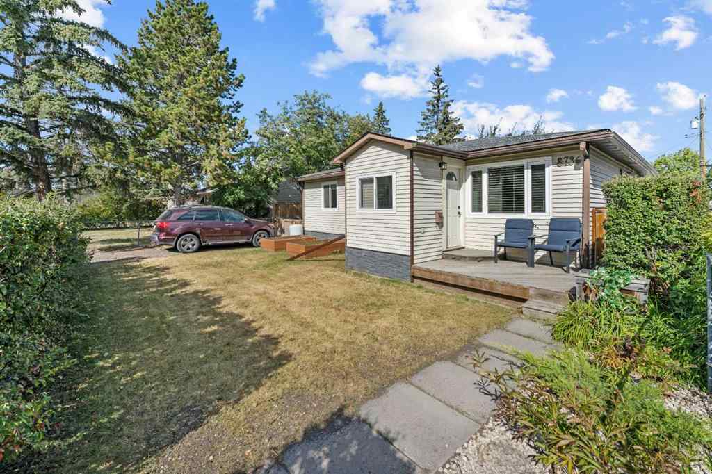 MLS® A2259936 - 8736 34 Avenue NW in Bowness Calgary, Residential