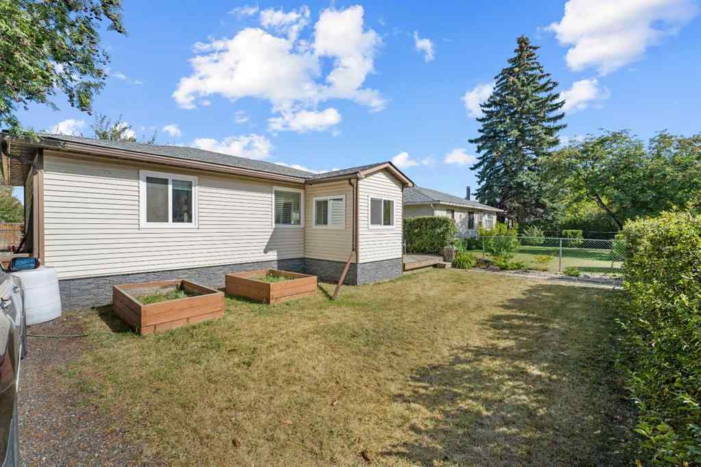 MLS® A2259936 - 8736 34 Avenue NW in Bowness Calgary, Residential