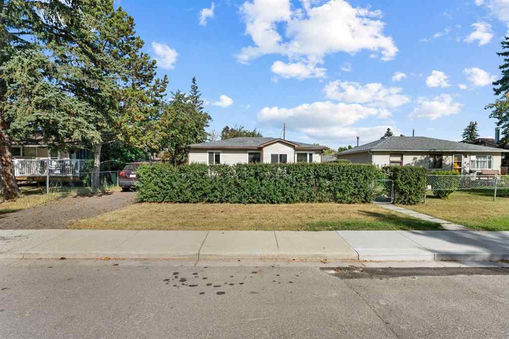 MLS® A2259936 - 8736 34 Avenue NW in Bowness Calgary, Residential