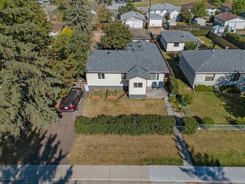 MLS® A2259936 - 8736 34 Avenue NW in Bowness Calgary, Residential