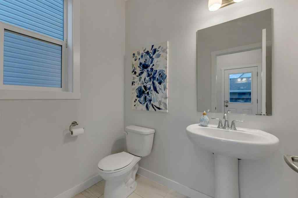 MLS® A2259938 - 425 South Point Glen SW in South Point Airdrie, Residential