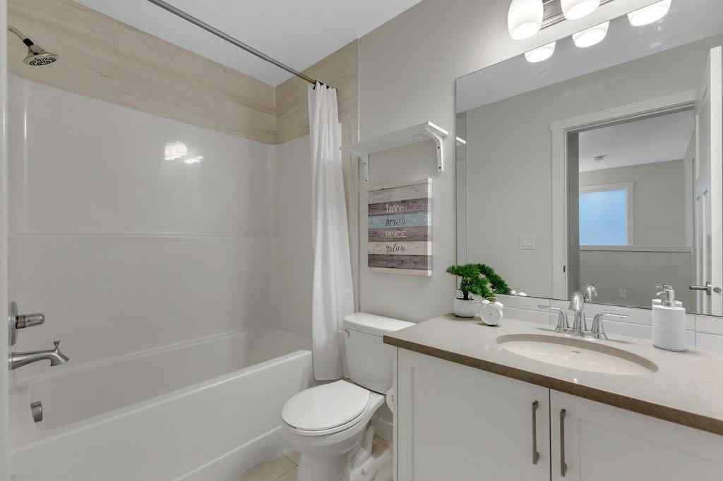 MLS® A2259938 - 425 South Point Glen SW in South Point Airdrie, Residential