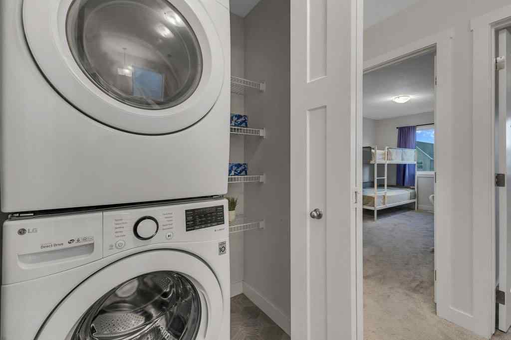 MLS® A2259938 - 425 South Point Glen SW in South Point Airdrie, Residential