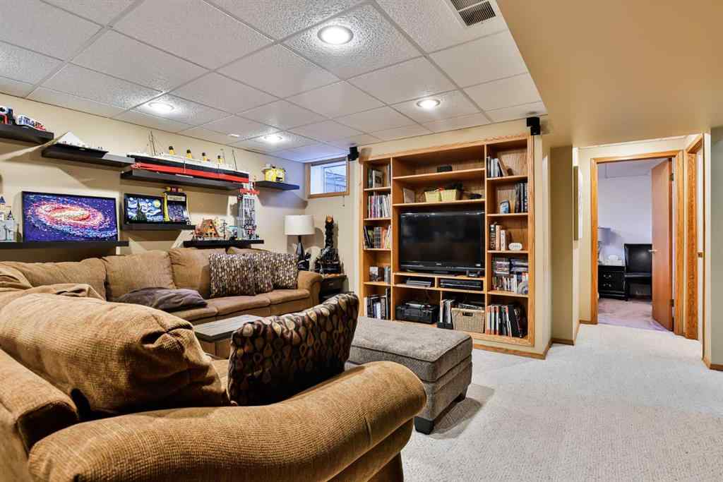 MLS® A2259943 - 209 Coachwood Point W in Ridgewood Lethbridge, Residential