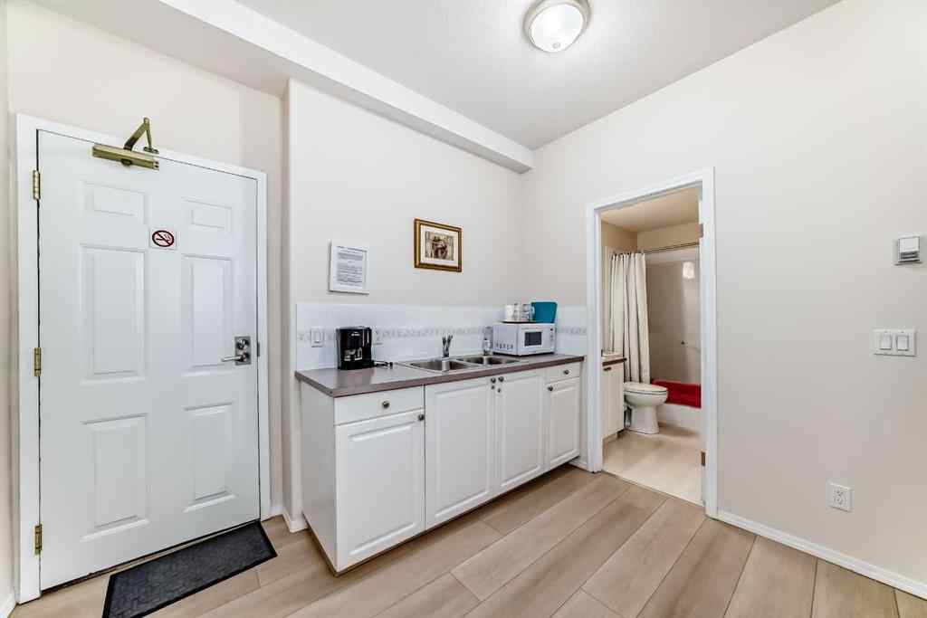 MLS® A2259945 - Unit #112 2850 51 Street SW in Glenbrook Calgary, Residential