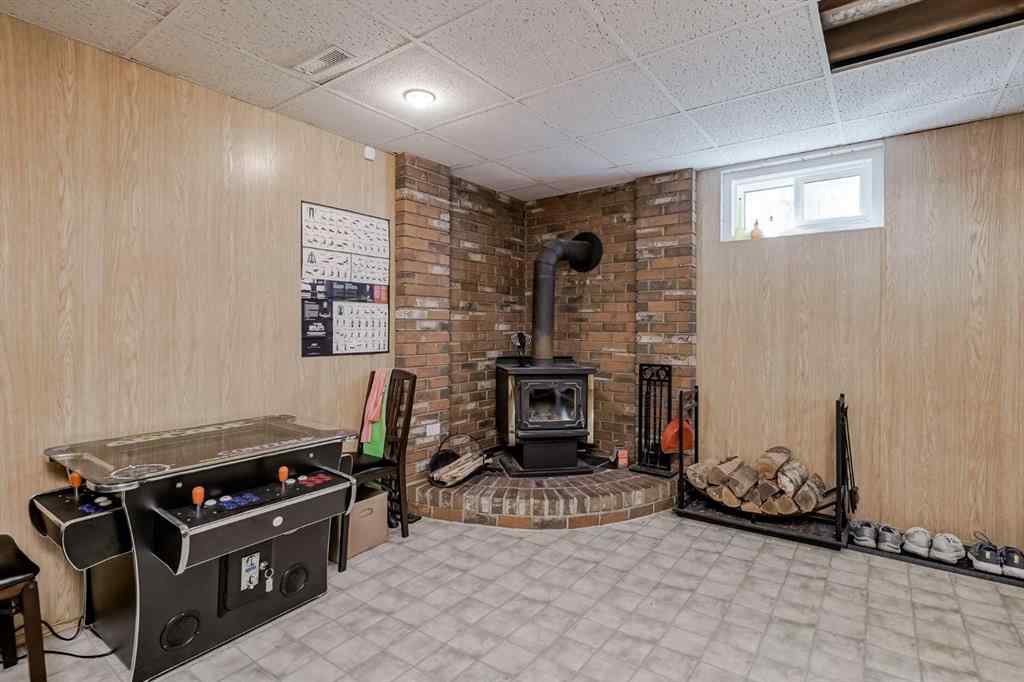 MLS® A2259946 - 1813 38 Street SE in Forest Lawn Calgary, Residential