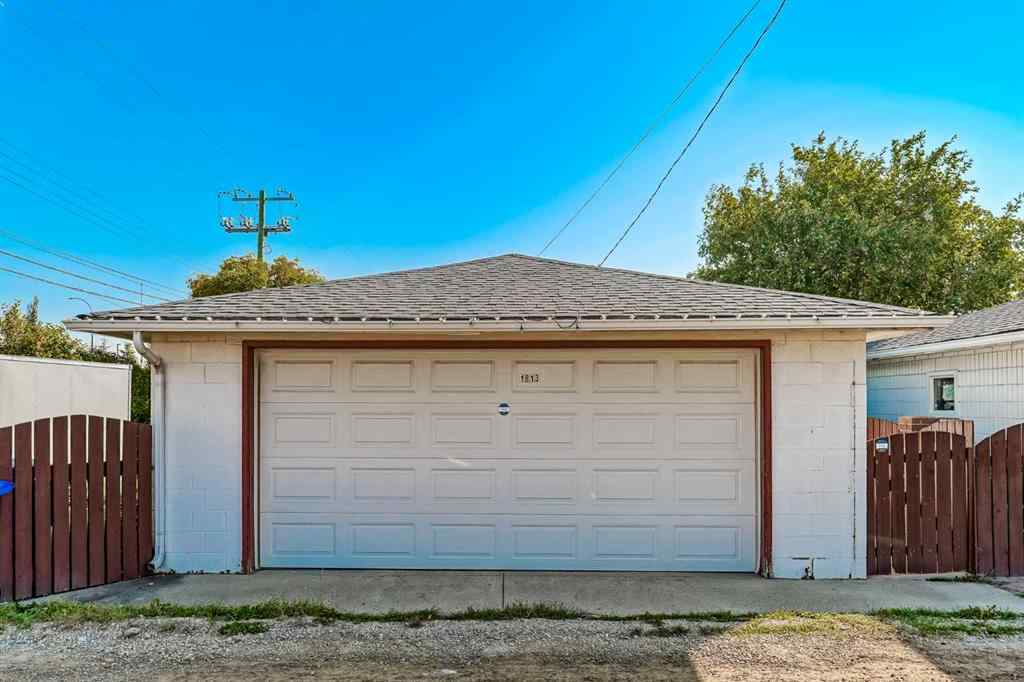 MLS® A2259946 - 1813 38 Street SE in Forest Lawn Calgary, Residential