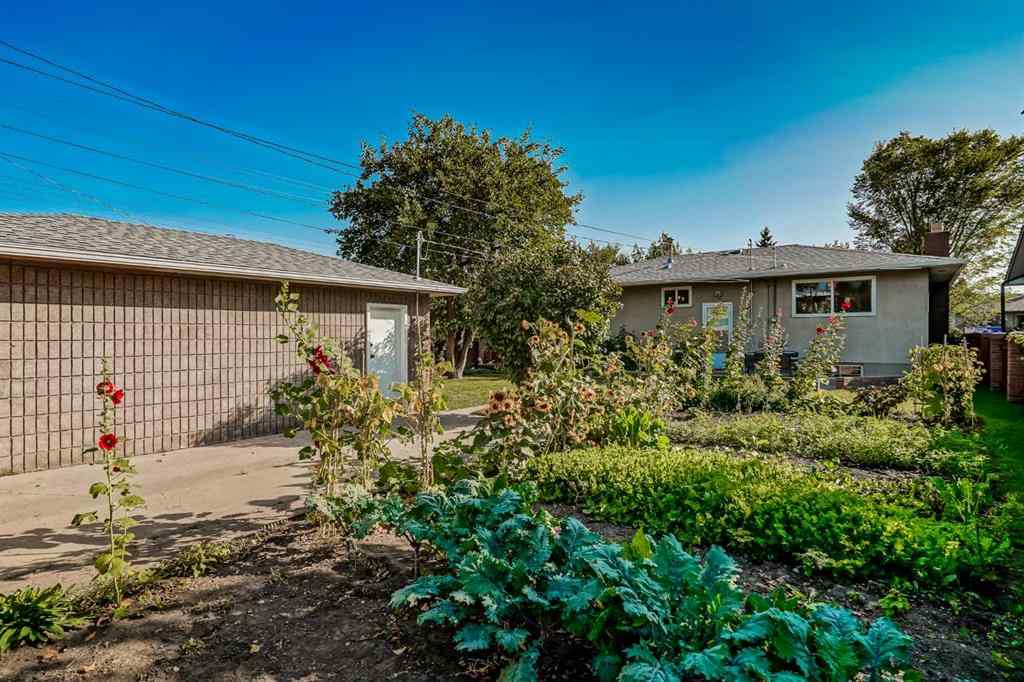 MLS® A2259947 - 1819 38 Street SE in Forest Lawn Calgary, Residential