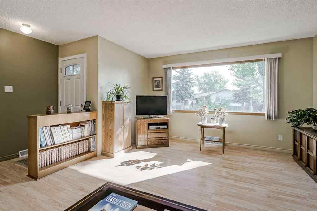 MLS® A2259947 - 1819 38 Street SE in Forest Lawn Calgary, Residential