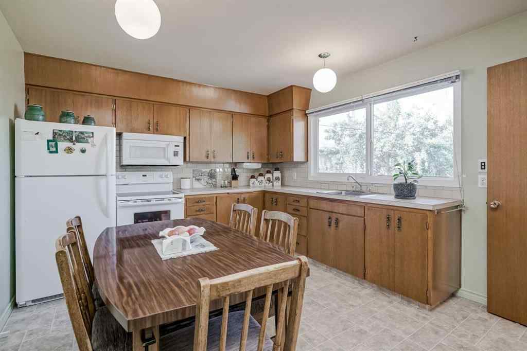 MLS® A2259947 - 1819 38 Street SE in Forest Lawn Calgary, Residential