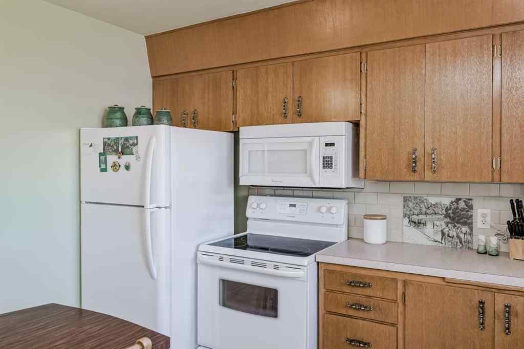 MLS® A2259947 - 1819 38 Street SE in Forest Lawn Calgary, Residential