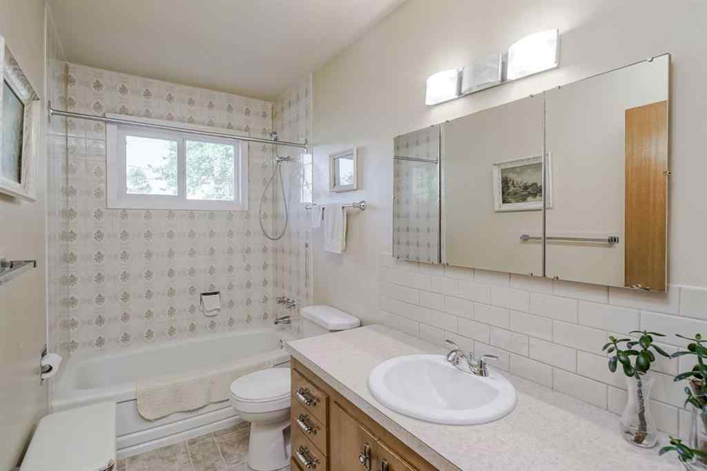 MLS® A2259947 - 1819 38 Street SE in Forest Lawn Calgary, Residential