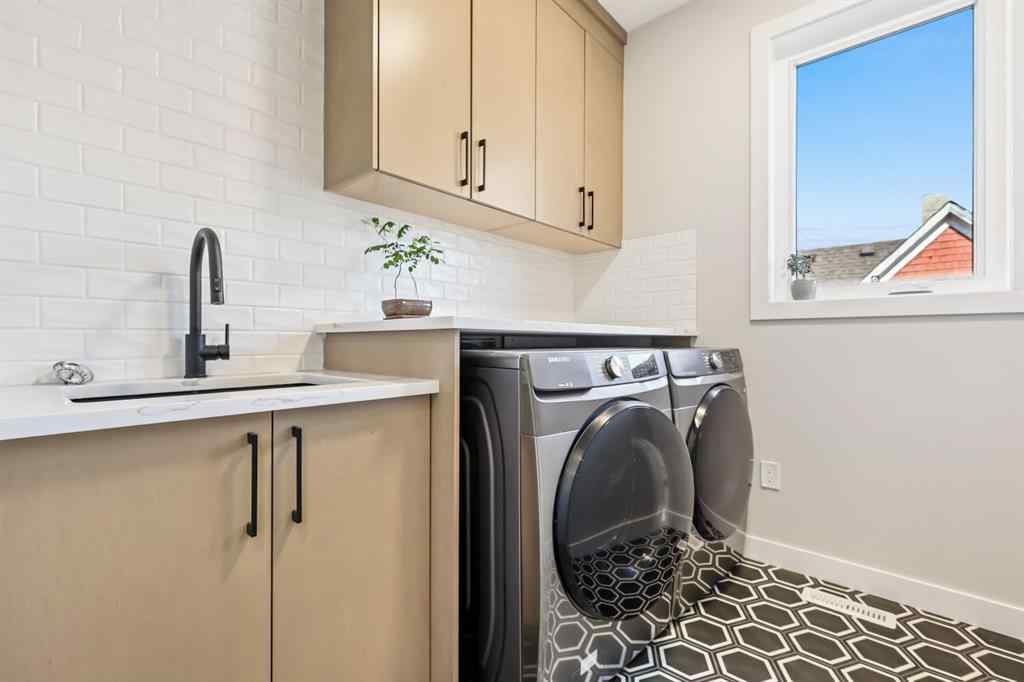 MLS® A2259953 - 2319 16 Street SE in Inglewood Calgary, Residential