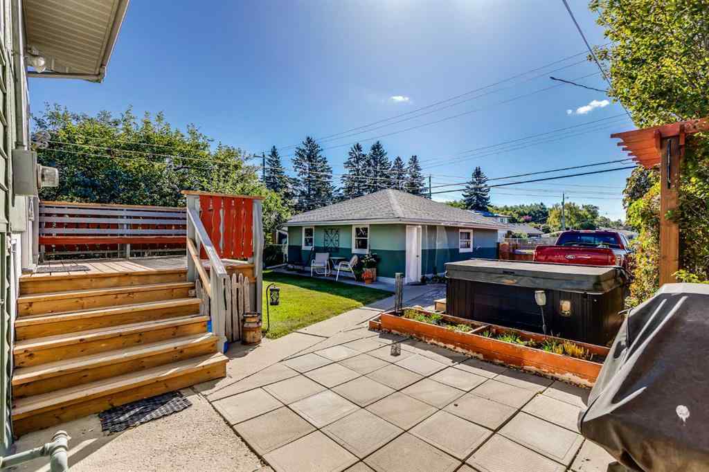 MLS® A2259956 - 955 15 Avenue NE in Renfrew Calgary, Residential