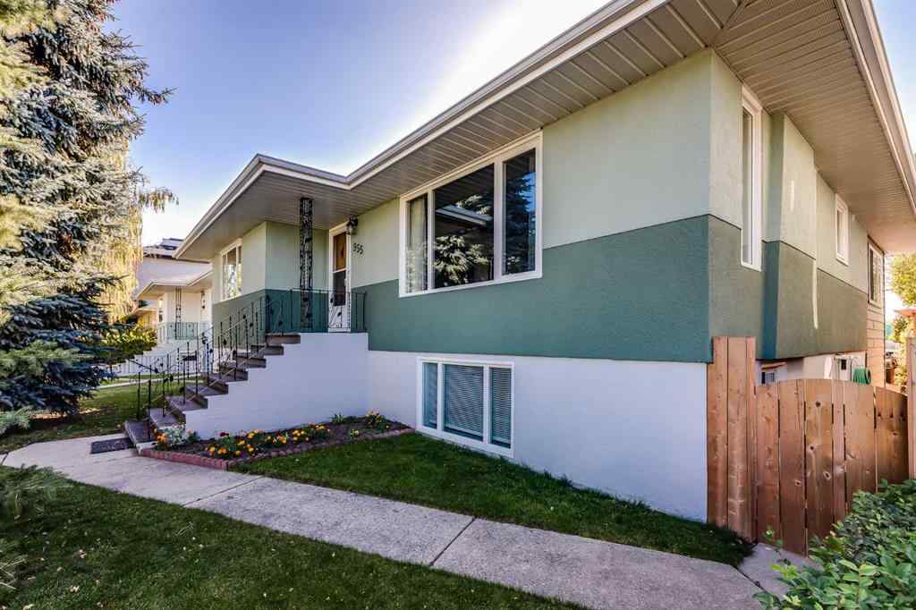 MLS® A2259956 - 955 15 Avenue NE in Renfrew Calgary, Residential
