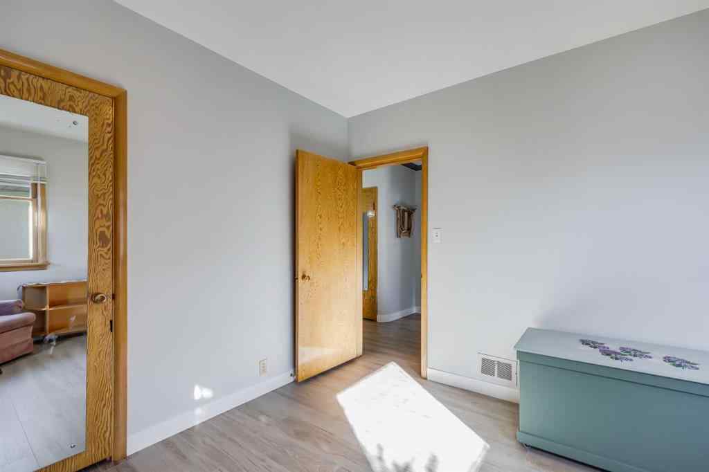 MLS® A2259956 - 955 15 Avenue NE in Renfrew Calgary, Residential