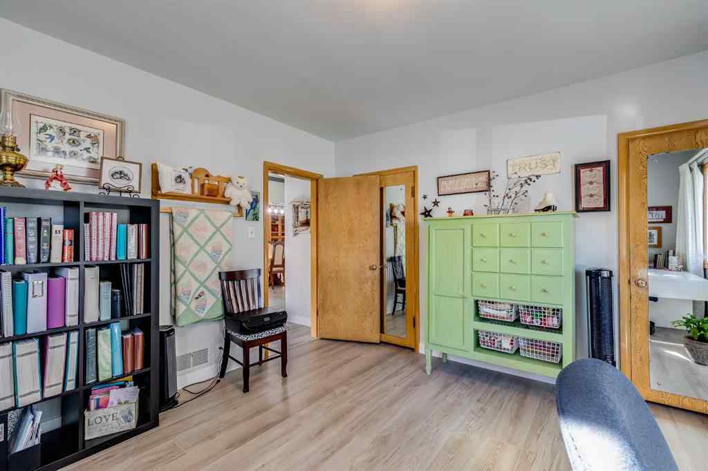 MLS® A2259956 - 955 15 Avenue NE in Renfrew Calgary, Residential