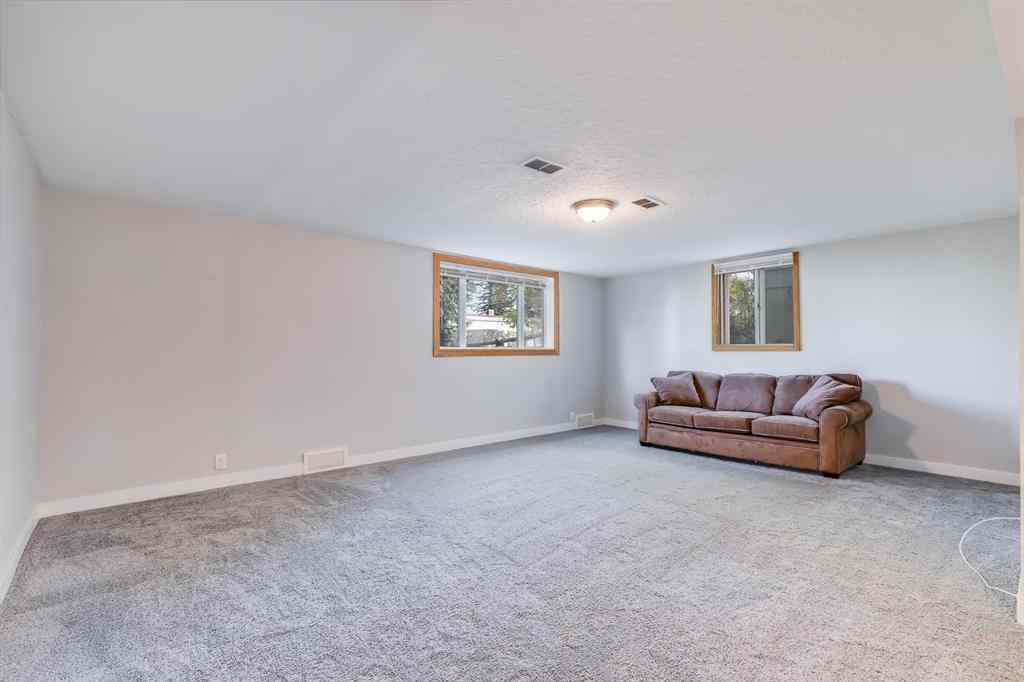 MLS® A2259956 - 955 15 Avenue NE in Renfrew Calgary, Residential