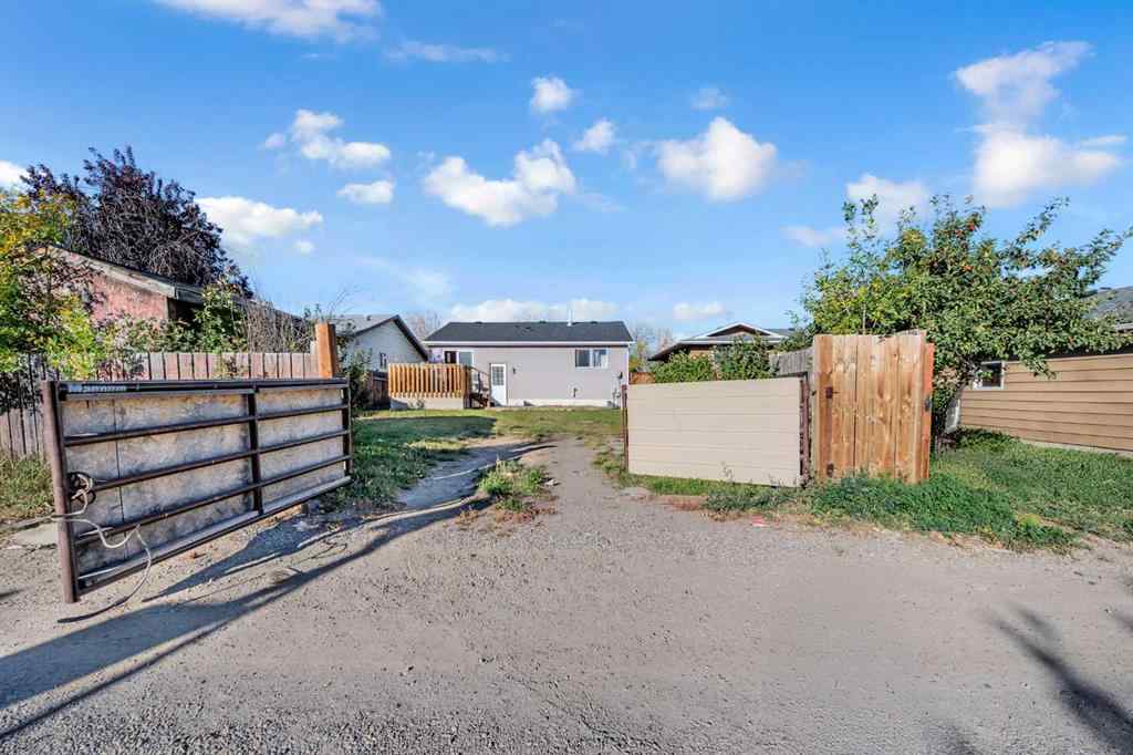 MLS® A2259961 - 1019 Falworth Road NE in Falconridge Calgary, Residential