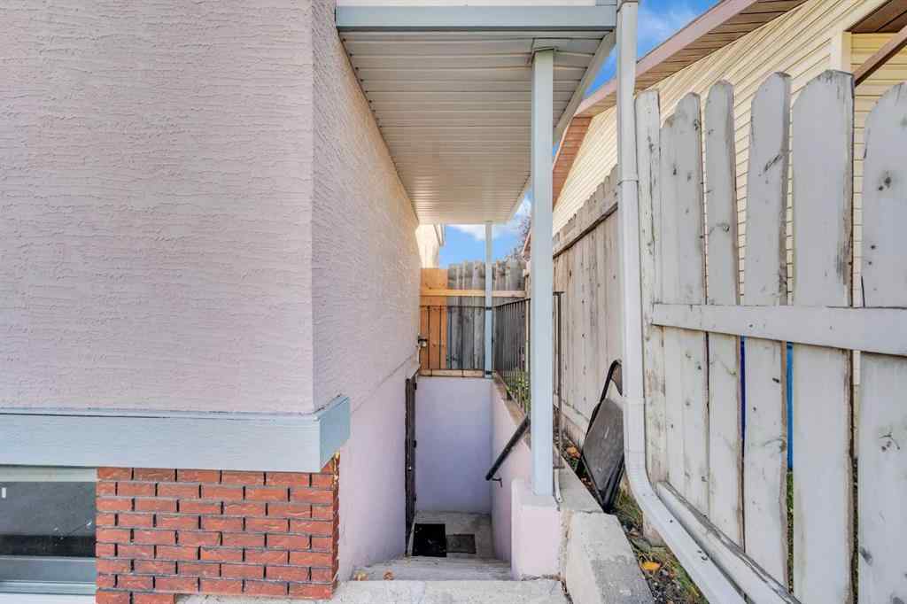 MLS® A2259961 - 1019 Falworth Road NE in Falconridge Calgary, Residential