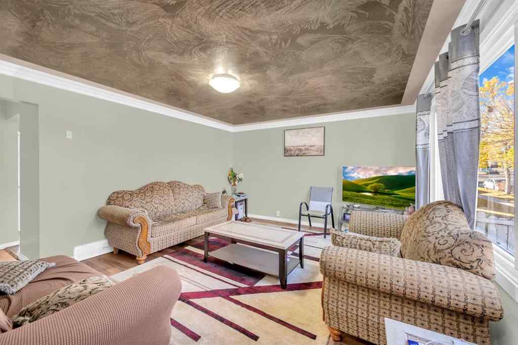 MLS® A2259961 - 1019 Falworth Road NE in Falconridge Calgary, Residential