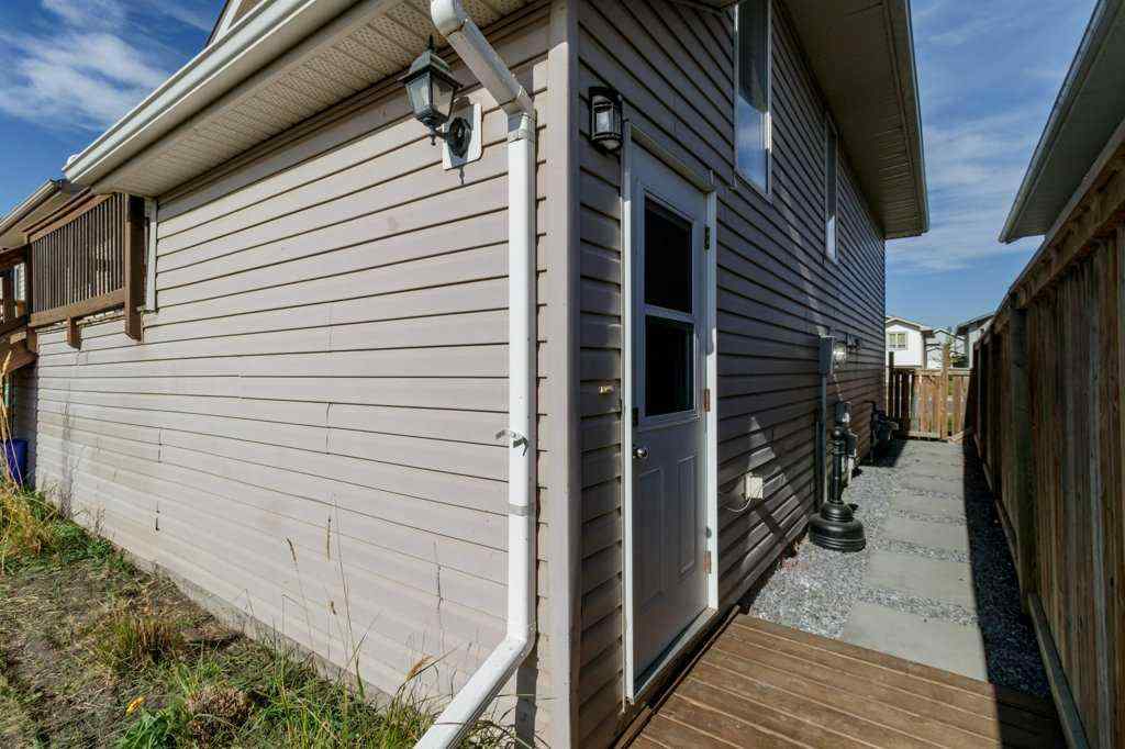 MLS® A2259967 - 23 Hunter Road  in Hewlett Park Sylvan Lake, Residential