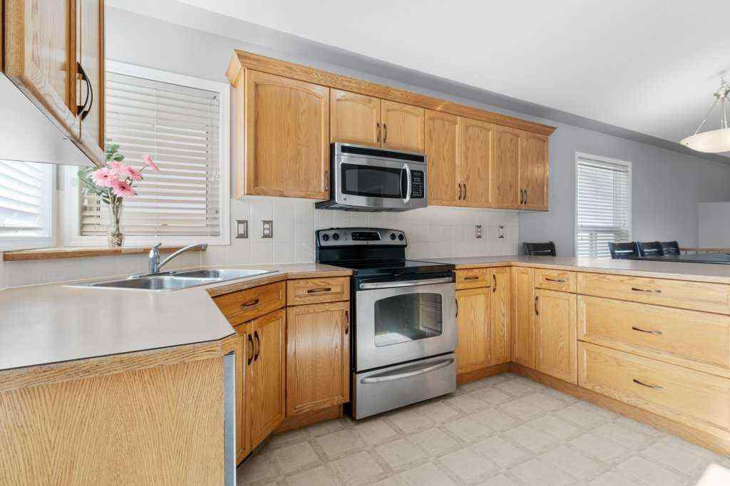 MLS® A2259967 - 23 Hunter Road  in Hewlett Park Sylvan Lake, Residential