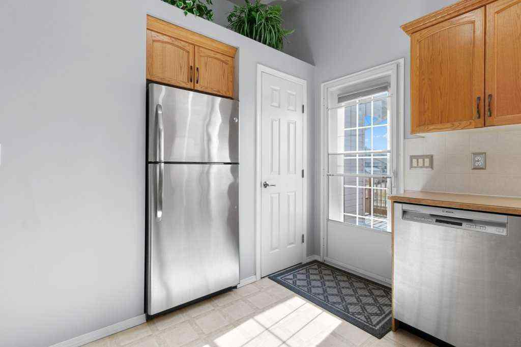 MLS® A2259967 - 23 Hunter Road  in Hewlett Park Sylvan Lake, Residential