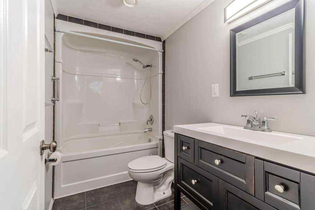 MLS® A2259967 - 23 Hunter Road  in Hewlett Park Sylvan Lake, Residential