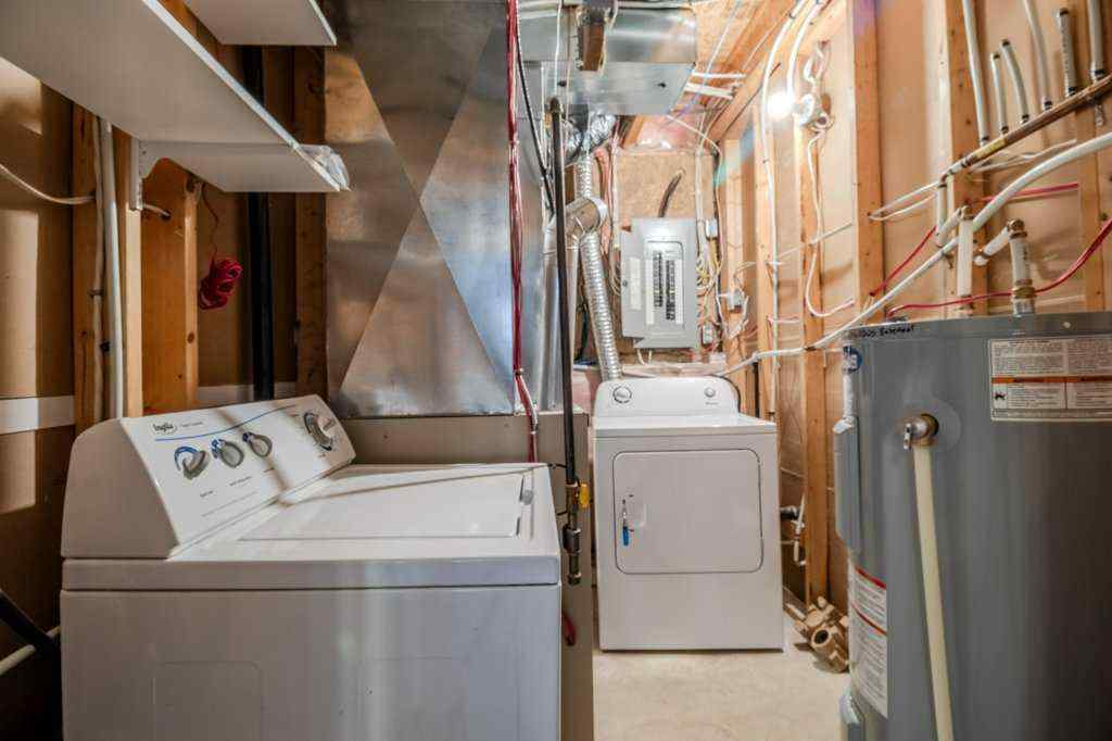 MLS® A2259967 - 23 Hunter Road  in Hewlett Park Sylvan Lake, Residential