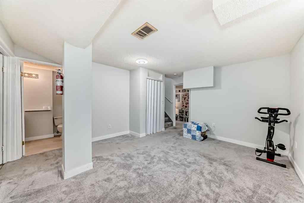 MLS® A2259986 - 3315 Catalina Boulevard NE in Monterey Park Calgary, Residential