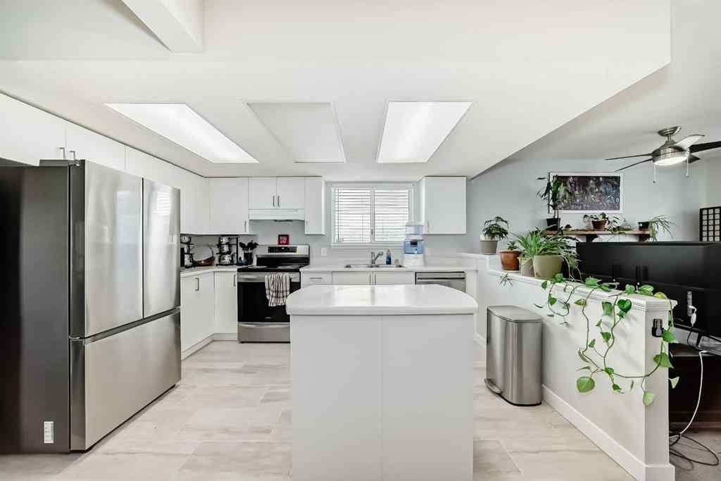 MLS® A2259986 - 3315 Catalina Boulevard NE in Monterey Park Calgary, Residential