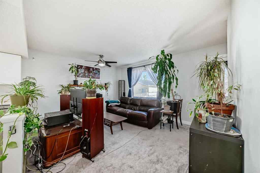 MLS® A2259986 - 3315 Catalina Boulevard NE in Monterey Park Calgary, Residential