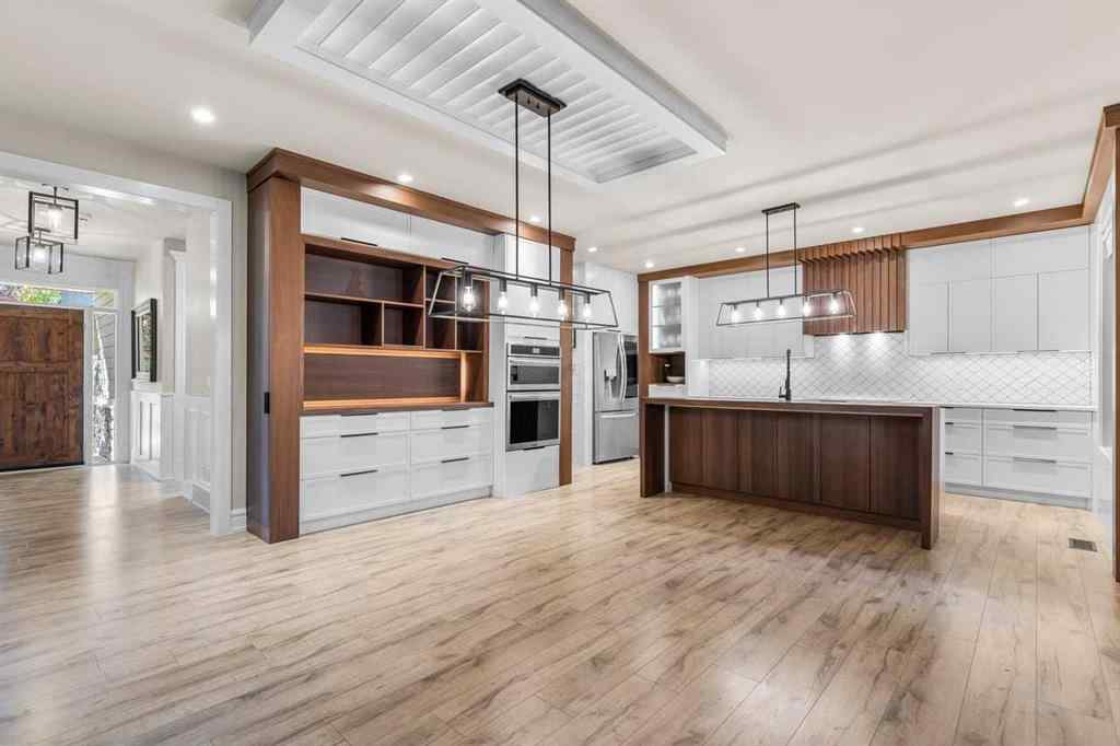 MLS® A2259988 - 236 Aspen Dale Way SW in Aspen Woods Calgary, Residential