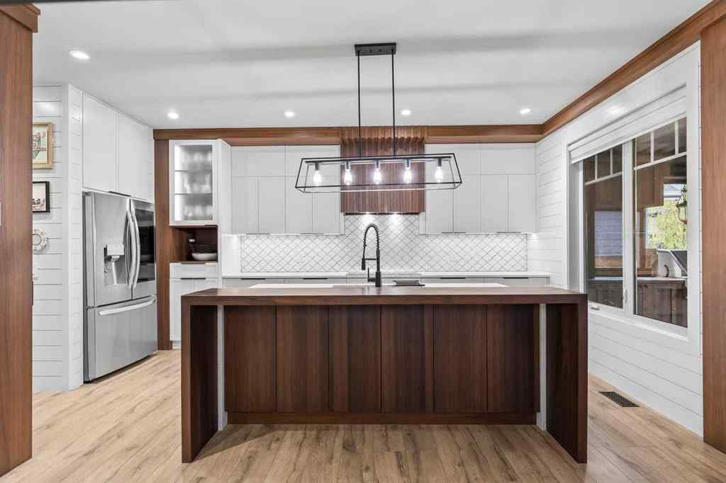 MLS® A2259988 - 236 Aspen Dale Way SW in Aspen Woods Calgary, Residential