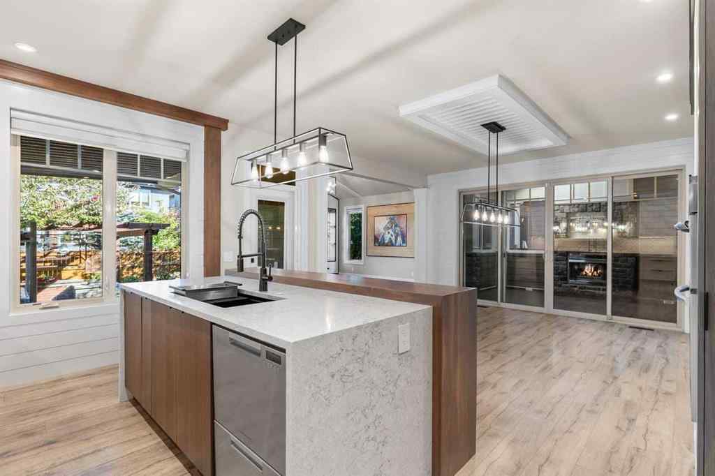 MLS® A2259988 - 236 Aspen Dale Way SW in Aspen Woods Calgary, Residential