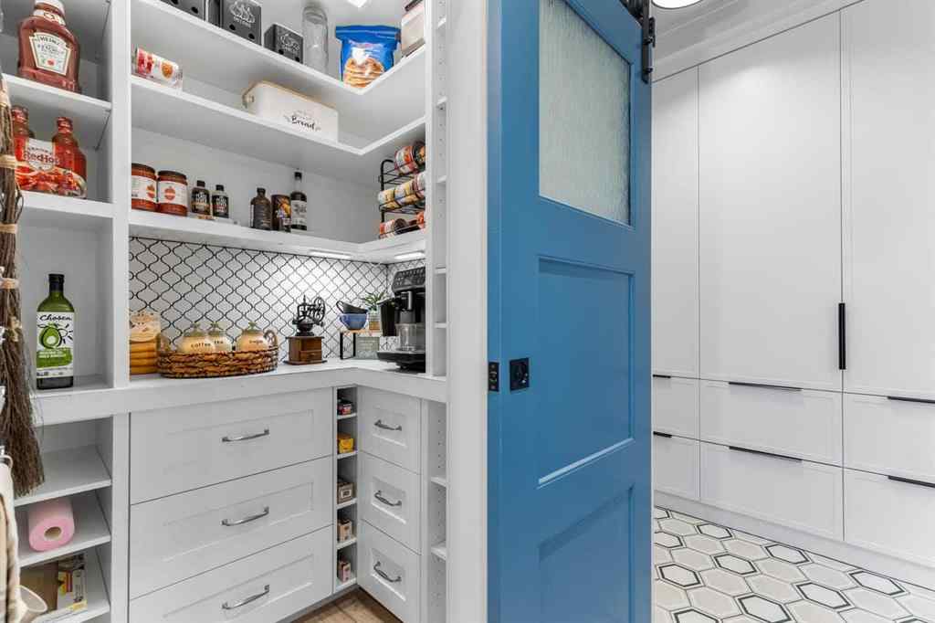 MLS® A2259988 - 236 Aspen Dale Way SW in Aspen Woods Calgary, Residential