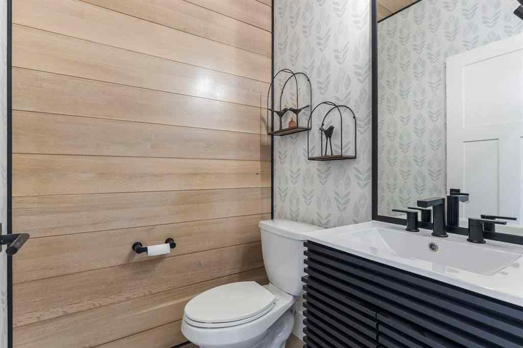 MLS® A2259988 - 236 Aspen Dale Way SW in Aspen Woods Calgary, Residential