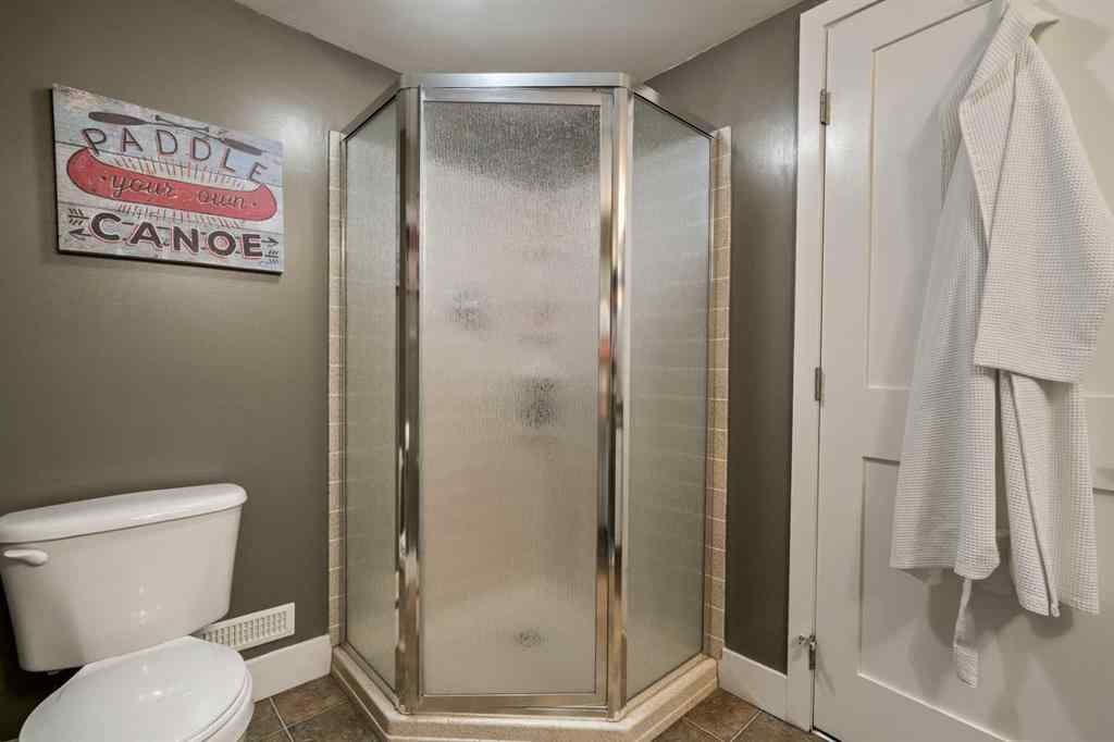 MLS® A2260005 - 196 Lake Adams Crescent SE in Lake Bonavista Calgary, Residential