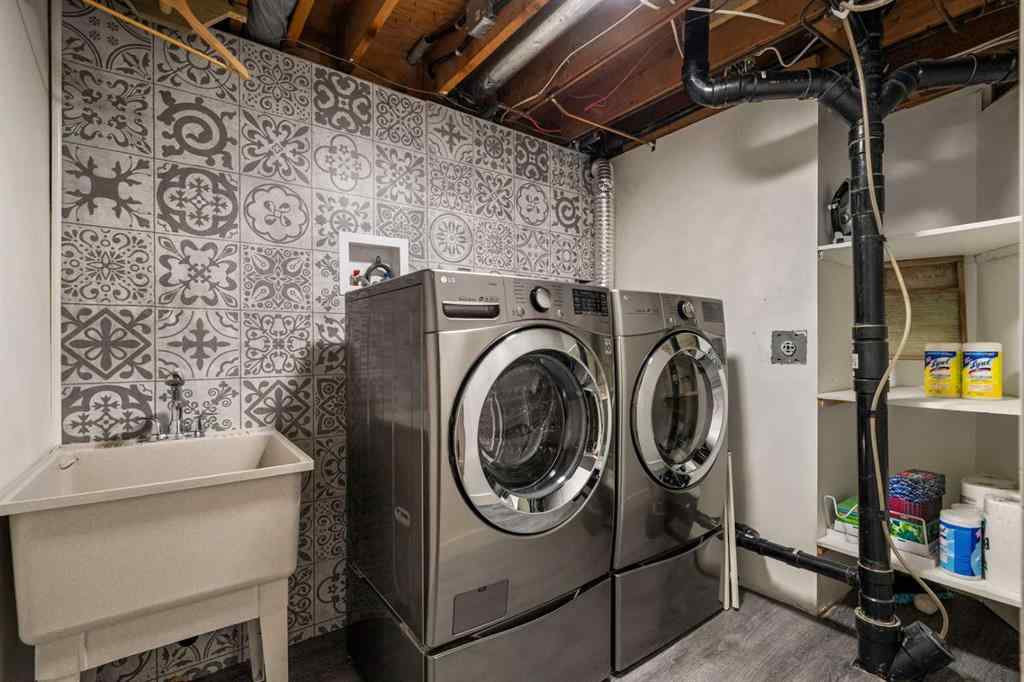 MLS® A2260005 - 196 Lake Adams Crescent SE in Lake Bonavista Calgary, Residential