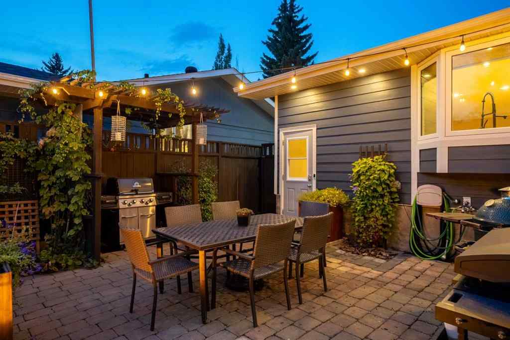 MLS® A2260005 - 196 Lake Adams Crescent SE in Lake Bonavista Calgary, Residential