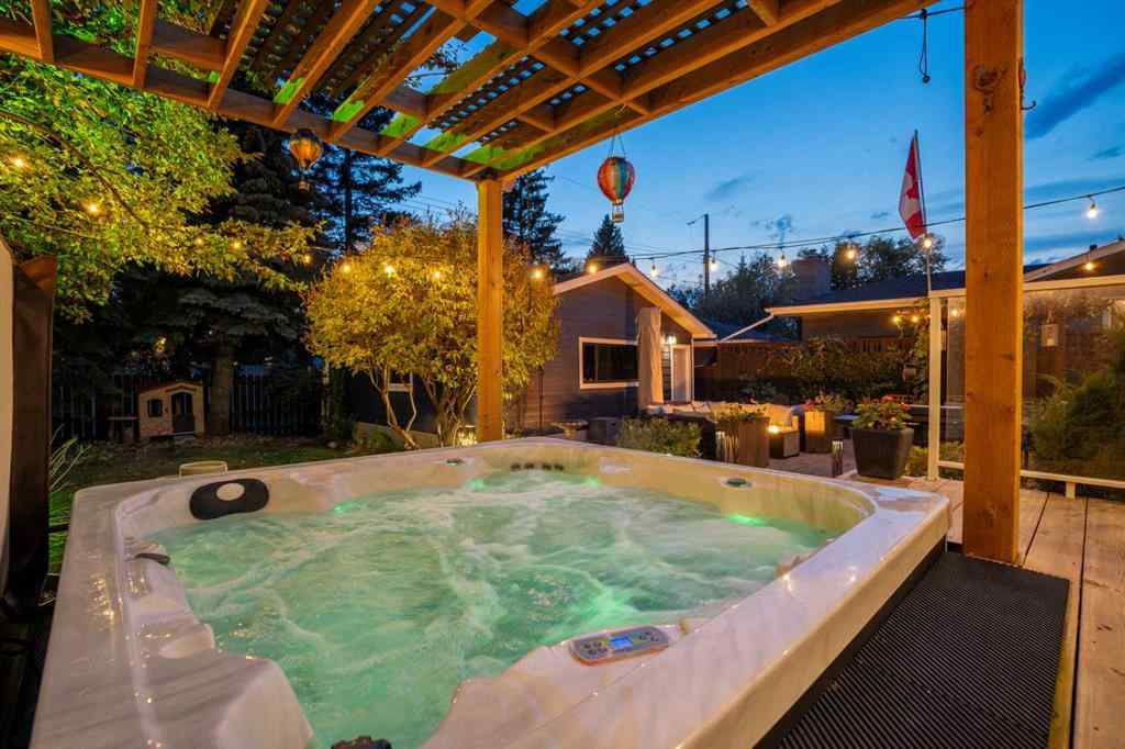 MLS® A2260005 - 196 Lake Adams Crescent SE in Lake Bonavista Calgary, Residential