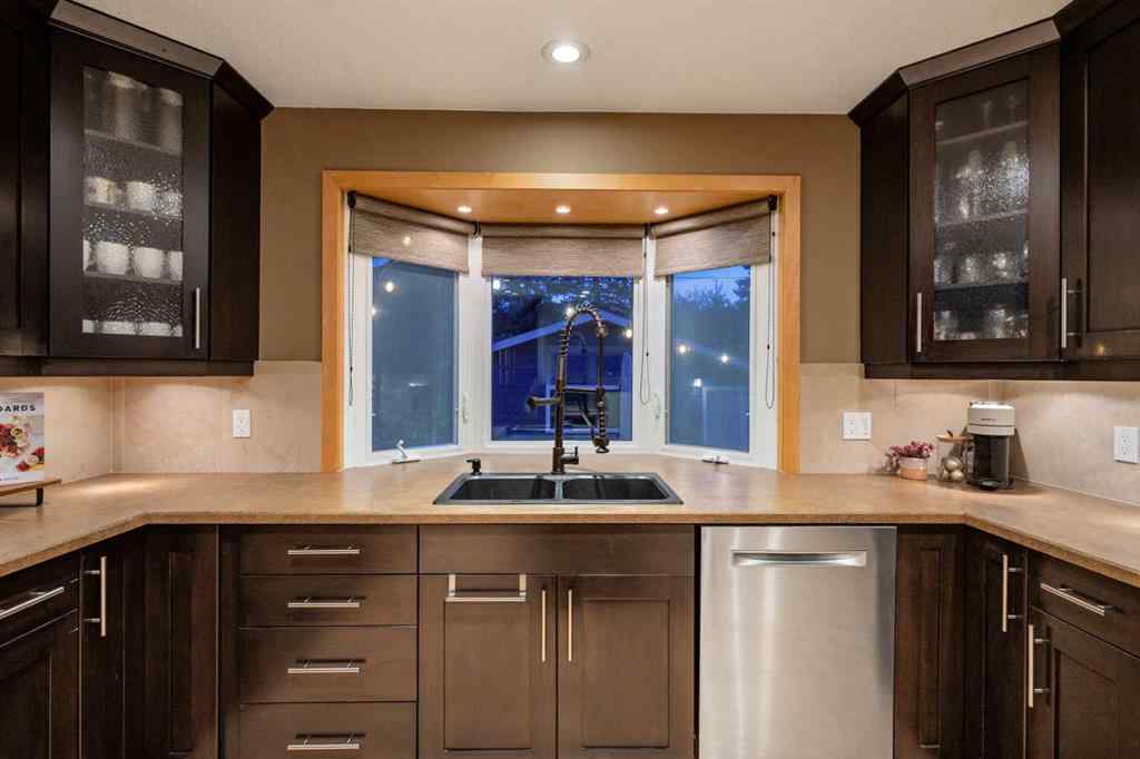 MLS® A2260005 - 196 Lake Adams Crescent SE in Lake Bonavista Calgary, Residential