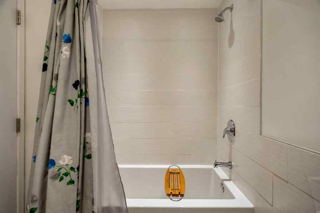 MLS® A2260005 - 196 Lake Adams Crescent SE in Lake Bonavista Calgary, Residential